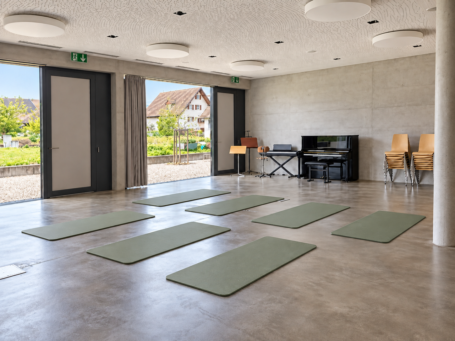 Aula Schulhaus Pünt in Ossingen mit Pilatesmatten